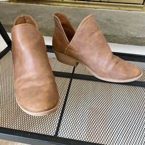 Universal Thread Ankle Boots